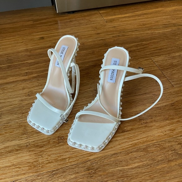 Steve Madden white studded stilettos - Picture 2 of 4